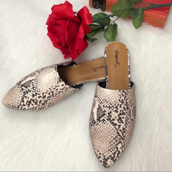 Shoes - ❗️LAST SIZE 6!❗️Python Snake Print Mule Flats